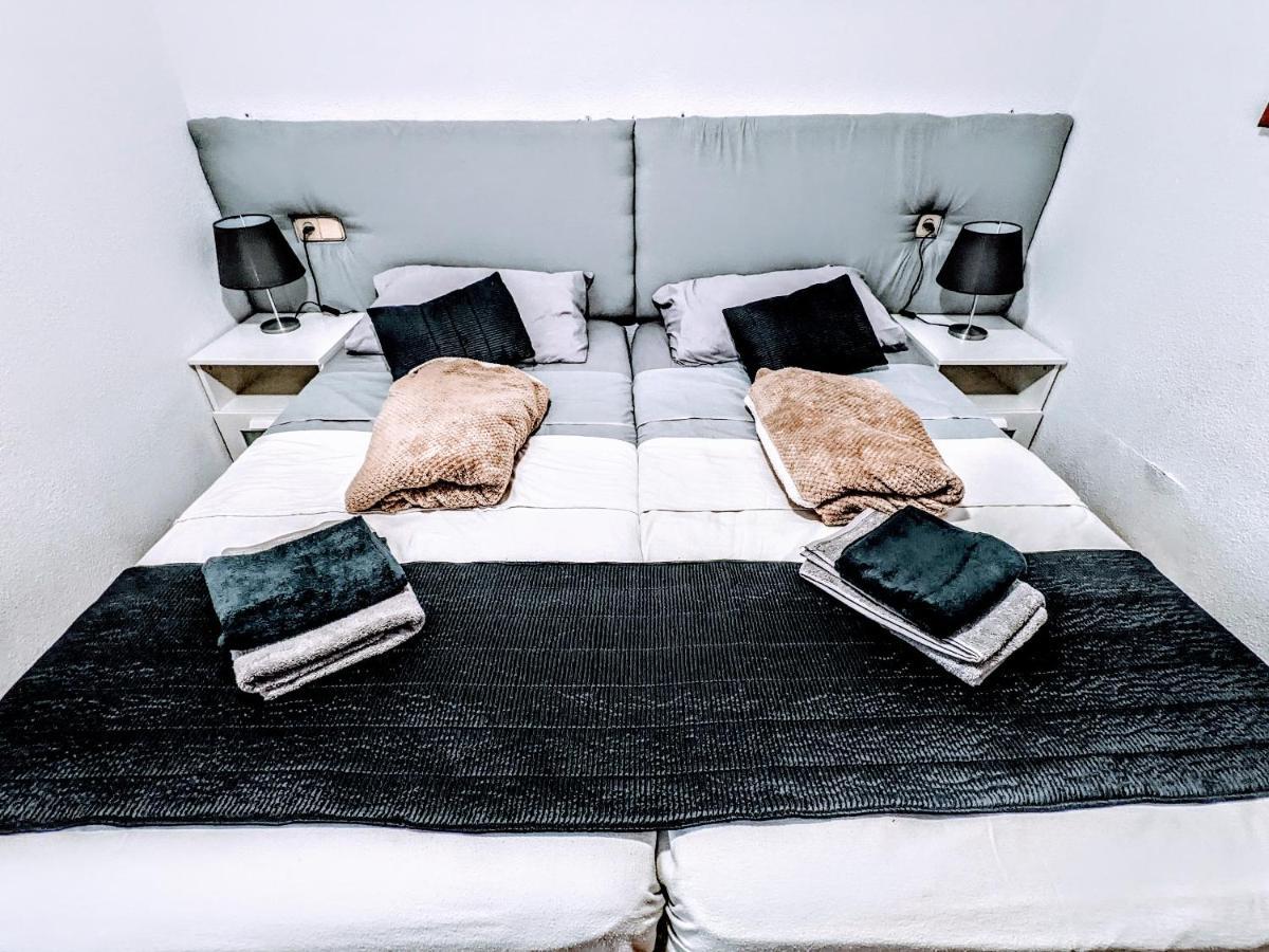 Luxury Newly Refurbished Modern Apartment With Stunning Mountain Views - Xmas And Ny 2025-2026 Now Booking 圣米格尔德阿沃纳 外观 照片